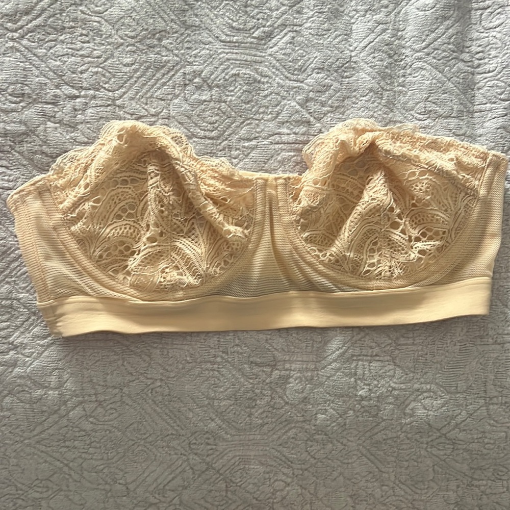 Lively strapless bra